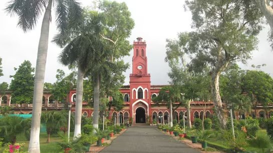 #YehBharatKiBaatHai #Bhagwa
<a href="/mradul2991/">Mradul Sharma</a> <a href="/myogiadityanath/">Yogi Adityanath</a> 
#AligarhMuslimUniversity is in #UttarPradesh ? #AMU can have the photo of #Jinnah but hate #YogiAdityanath . The hate is due to popularity because #YogiAdityanath mean win among the heart of people. Who is protector of AMU