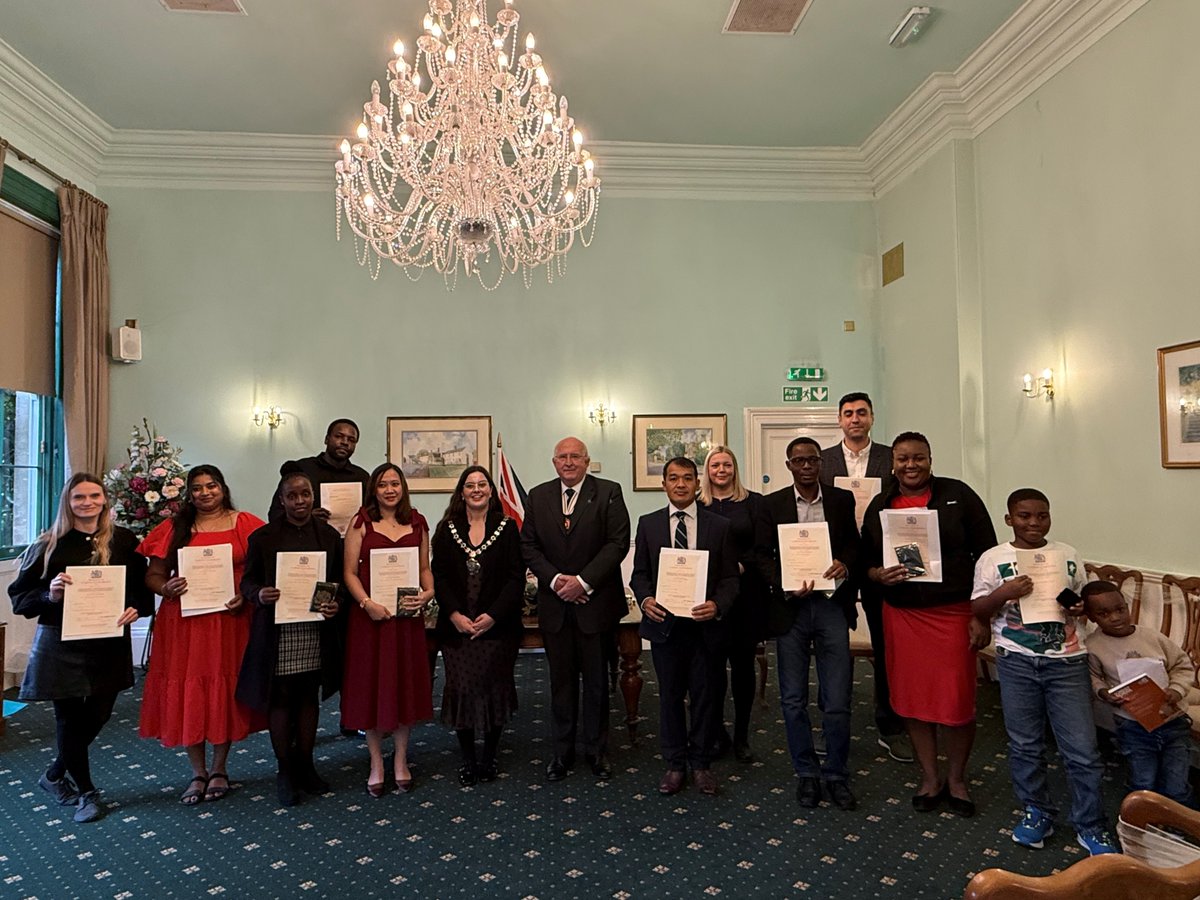 WiltsLieutenant's tweet photo. At the Chippenham Registration Office, the Mayor of Chippenham Cllr Kathy McDermid and Deputy Lieutenant Mr Angus Macpherson were delighted to welcome new UK Citizens from many countries including Iran, Malawi, Nepal, Nigeria, Philippines, Poland, Sri Lanka and St Vincent. https://t.co/h3F4A9UCax
