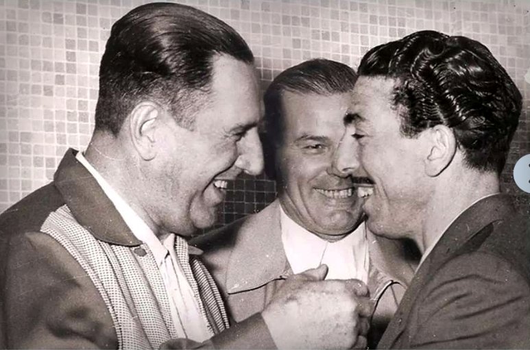 17 de octubre. Día de la Lealtad.

Y JUSTO HOY confirman que LABRUNA es el máximo goleador de la historia del fútbol Argentino, superando a Erico.

Coincidencia? OBRA DEL GENERAL ✌🏻