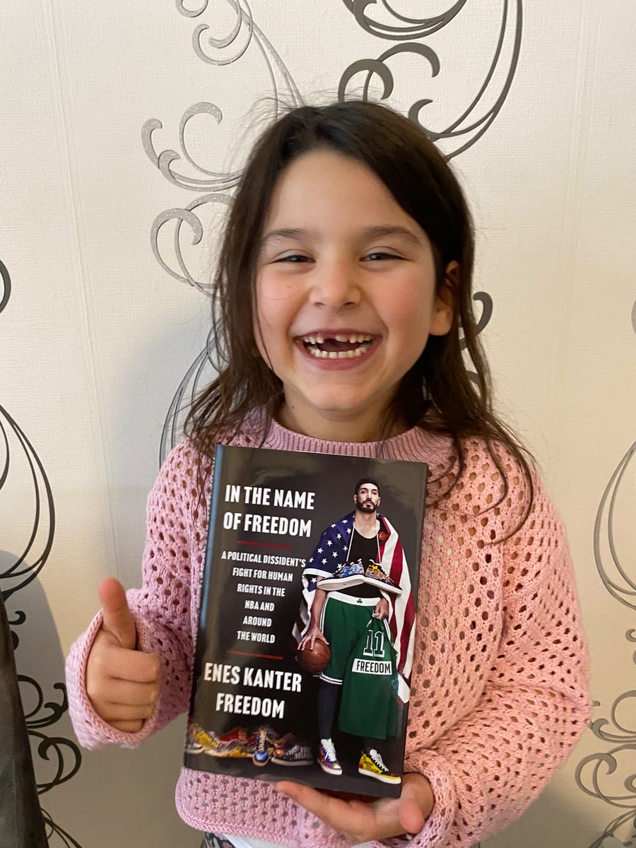 Ich habe heute ein Buch bekommen vom Enes Kanter.❤️

<a href="/EnesFreedom/">Enes Kanter FREEDOM</a>