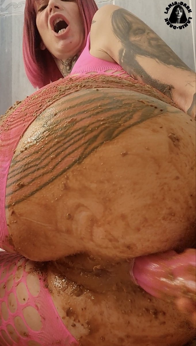 💖💩 Pink and Brown 💩💖

In my bright pink fishnet outfit, I fucked my ass covered in shit after releasing a huge load 😈

🥵 Scatbook.com/Lamiadark 

#scat #shit #fetish #lamiadark