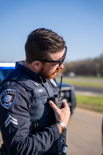 chicagocomm's tweet image. #MotorolaSolutions empowers police to do more with less, thanks to #Assist—their purpose-built AI. With #AssistedNarrative, officers can quickly cross-reference up to 10 evidence sources, verify facts, &amp;amp; spot discrepancies, streamlining report writing. #LawEnforcement #Policing