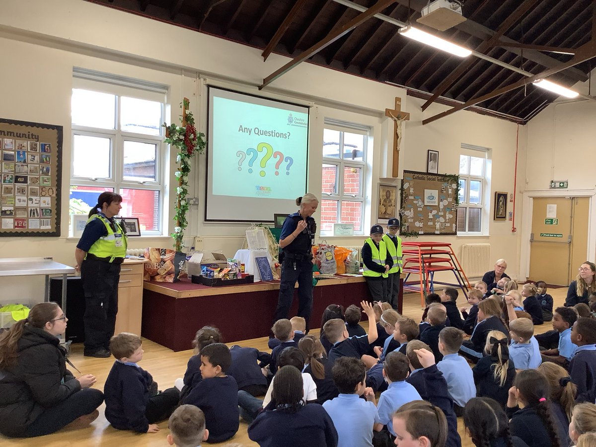 StAugustinesCPS's tweet image. We were joined by our local PCSOs this afternoon for an assembly about keeping safe during fireworks and bonfire season. Our Junior Safety Officers demonstrated the Stop, Drop and Roll act that we should use in an emergency. #StAugustinesPersonalDevelopment