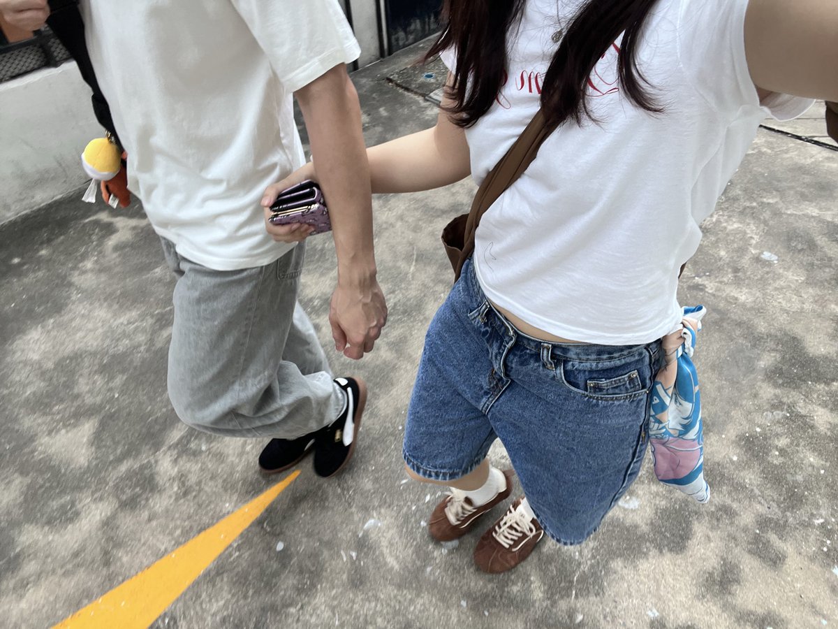 Pukarichan's tweet photo. หมวกน่ารักก🧢คอลนี้น่ารักจริง ใช้ผ้าพันคอบ่อยมากเลย มันเอฟวรี่เดย์สุดๆ นึกไรไม่ออกคือหยิบมาผูก🥹💕

ฝากลายน่ารักๆบนหมวก เสื้อ ผ้าพันคอ ที่ Pukari ออกแบบกับทาง @Abearable ด้วยนะคะ🐻‍❄️

เป็นอีกหนึ่งงานวาดที่เราเองชอบมากๆ สีน่ารักมาก

#สายผลิต #วาดรูป https://t.co/GLPahi508c