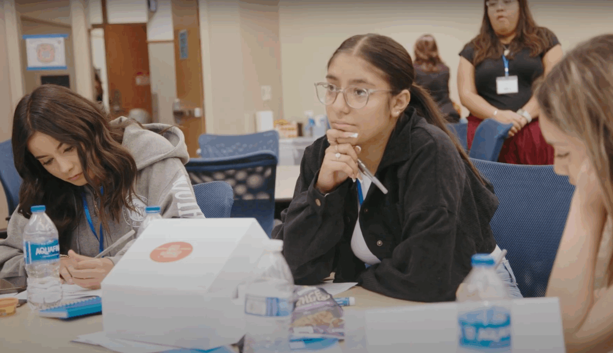 ZiaLearning's tweet image. It&apos;s #FeelGoodFriday! New Mexico&apos;s &quot;Innovation Zones&quot; are redefining high school in 47 districts—championing graduation equity, Capstone projects, and work-based learning for credit. Students gain cultural pride, practical skills, and a brighter future.
hubs.la/Q03P8q8S0
