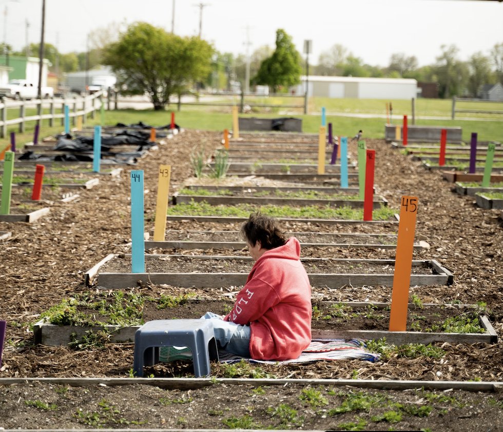 Plentifullyco's tweet photo. City growers, ever wish you knew who else is gardening nearby? With Plentifully's Community Barter Marketplace, you’ll be able to connect with local growers at the tap of a button. Find neighbors to swap plants, share advice, or even start a community garden project together. The city’s a lot friendlier when we grow together!