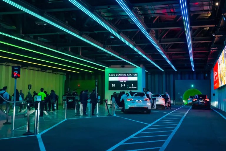 TheTeslaLife's tweet image. The #BoringCo buys land near Las Vegas Airport (LAS), gets approval for above-ground rides
driveteslacanada.ca/news/the-borin…