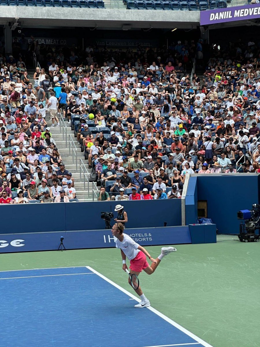 BillEngene's tweet image. Watch the tennis tournament