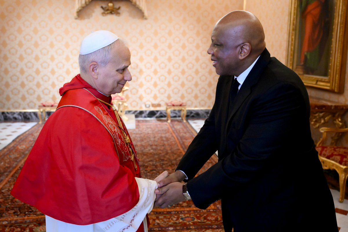 Monarchies2000's tweet image. Le roi Letsie III du #Lesotho , catholique convaincu, a rencontré le #pape Léon XIV au Vatican. Une rencontre également pour réaffirmer les liens entre ce royauté africain et le Saint-Siège. #PopeLeoXIV #Faith 🇱🇸👑🇻🇦 #monarchy #monarchie