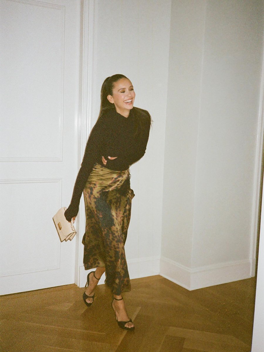 Nina Dobrev fotografada pela Andie Jane.