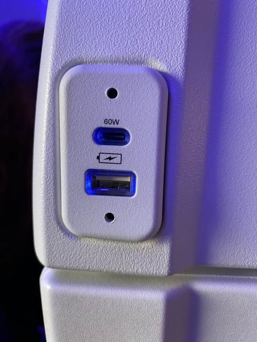 davepl1968's tweet image. 60W for 180 passengers would be 11kW.
I asked an Alaska 737 pilot, and there is circuit breaker protection on the Bus (Ground Service Bus through the IFE BUS). There is also switched-on/off protection as well as load-shedding protection in the case of single-generator…
