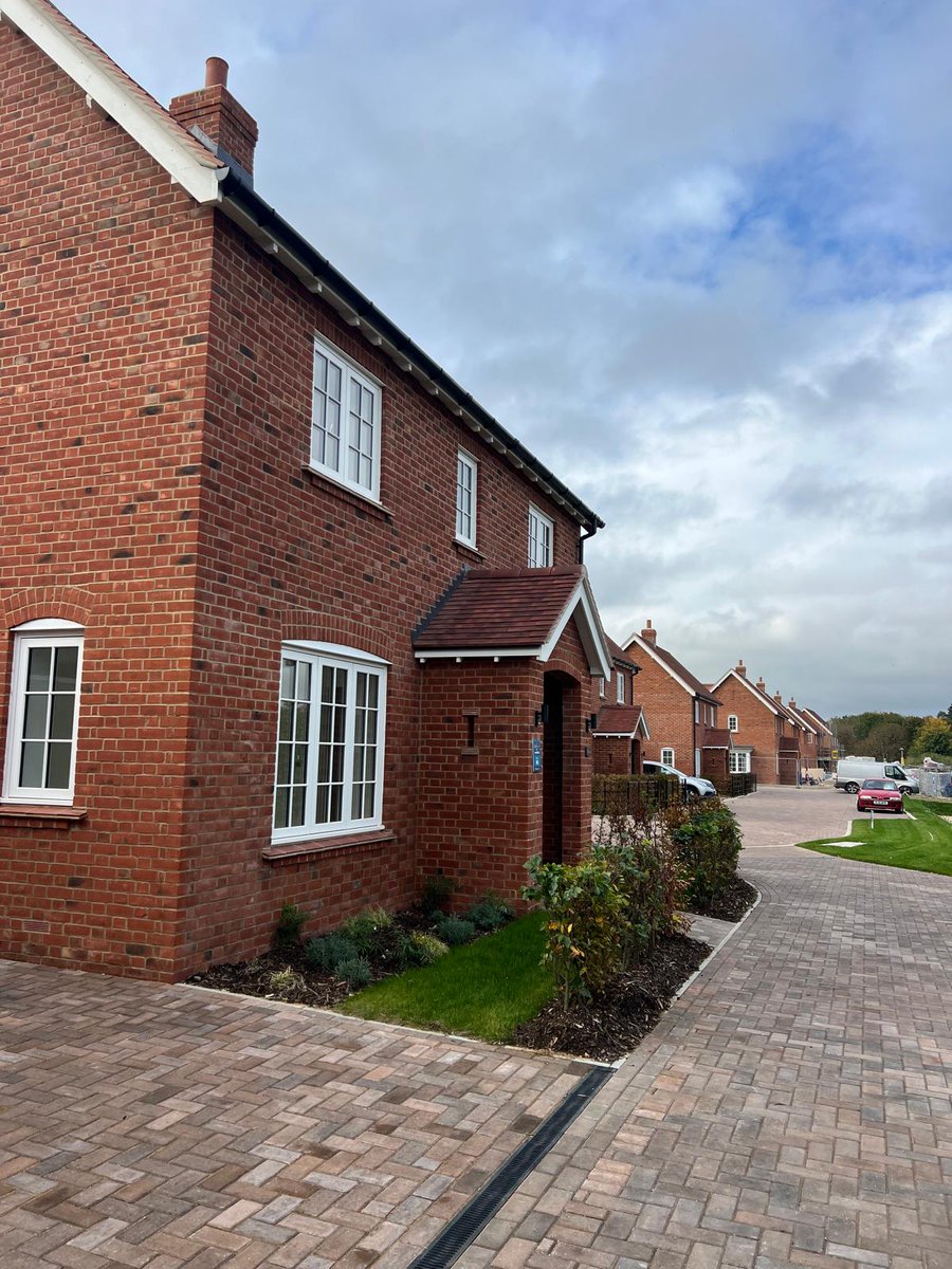 Englefield Estate tweet media