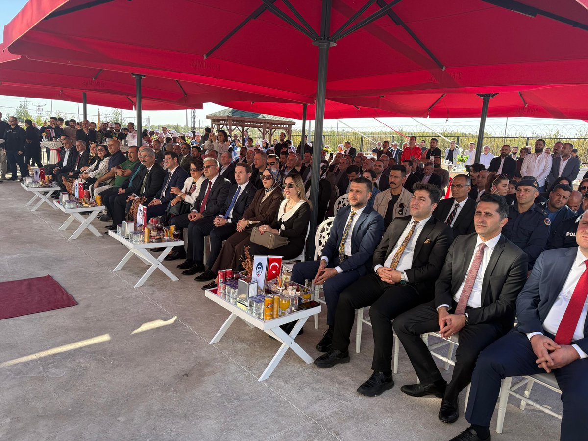 📍Eğil’de Yeni Bir Eğitim Yuvası Hizmete Açıldı

İlçemizde yapımı tamamlanan Hayırsever Enver Geçgel İlkokulunun açılışını;

Yargıtay Cumhuriyet Başsavcısı Sn. Muhsin Şentürk,
Diyarbakır Cumhuriyet Başsavcısı Sn. Mustafa Çelenk,
Diyarbakır BAM Başsavcısı Sn. Ali İrfan Yılmaz,