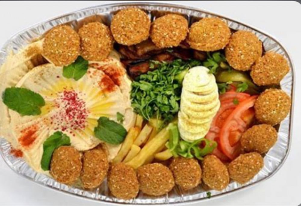 7orTer's tweet photo. مابين الفطور والعشاء تتميز أصناف وجبات آرام الشامية بالعزيزية حي الدفاع وهي:
فلافل ومشاوي لحم دجاج أوصال وسلطات بباباغنوج وحمص متبل (سندوتشات وصحون) للتواصل 0502968696 https://t.co/WF9y06Q0Ne