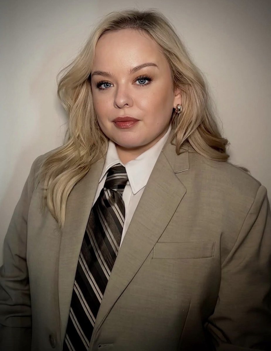 _filmcrave's tweet image. ‘BRIDGERTON’ star, Nicola Coughlan stuns in newly shared photo. 📷