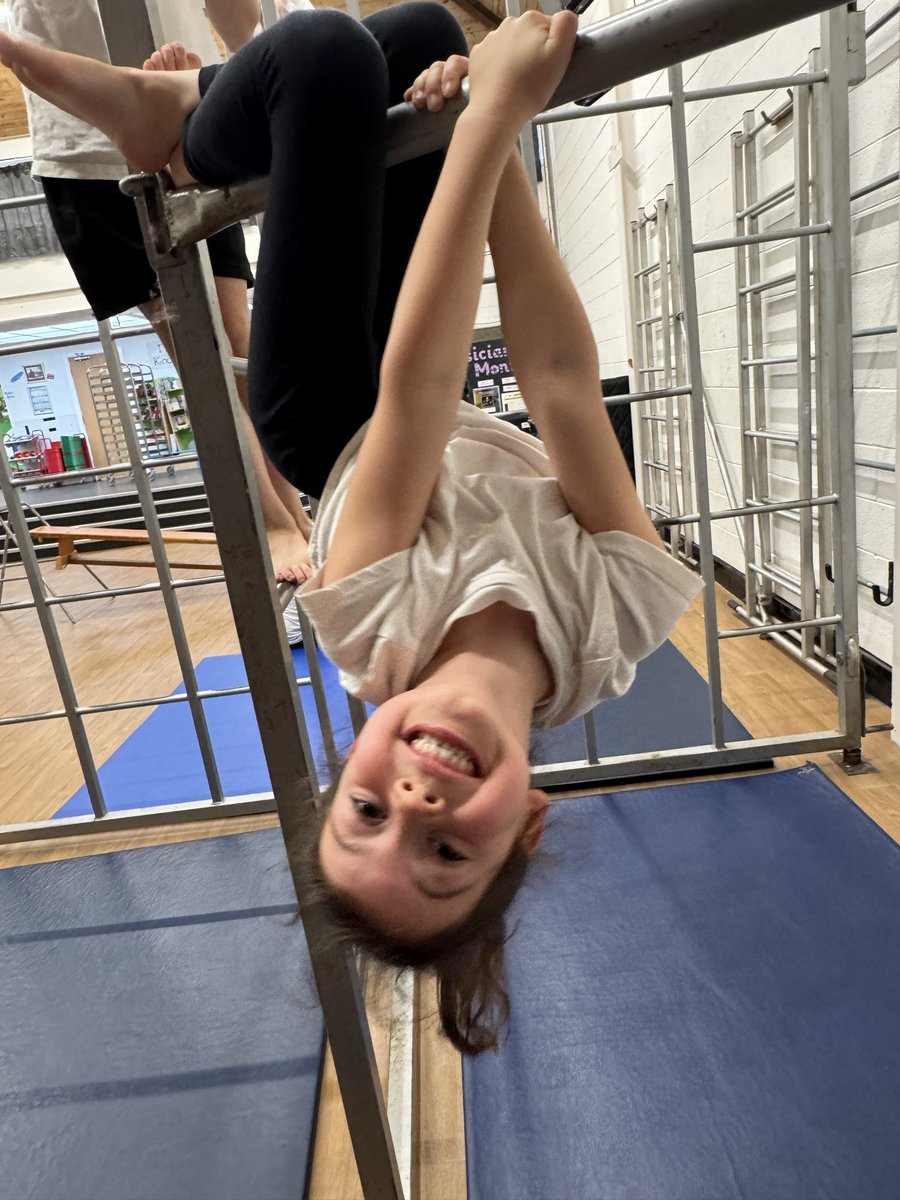 EastMortonCEP's tweet photo. Year 2 spent a lot of their PE lesson upside down π #PEatEM https://t.co/SRDKAwQhhO