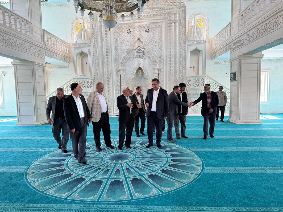 AvSerkanRamanli's tweet photo. 📍 Abbasiler Camii – Huzur Mahallesi
📍 Huzur Mahallesi Muhtarlığı
📍 Kıbrıs Şehitleri İlkokulu & Ortaokulu

Huzur Mahallesi’nde kıymetli hemşerilerimizle bir araya geldik, mahallemizin sorun ve ihtiyaçlarını konuştuk. Çocuklarımızın geleceği için büyük özveriyle çalışan öğretmenlerimizi ziyaret ederek eğitim alanındaki çalışmaları değerlendirdik.

Halkımızın taleplerini dinleyerek çözüm üretmeye ve her zaman yanlarında olmaya devam edeceğiz.