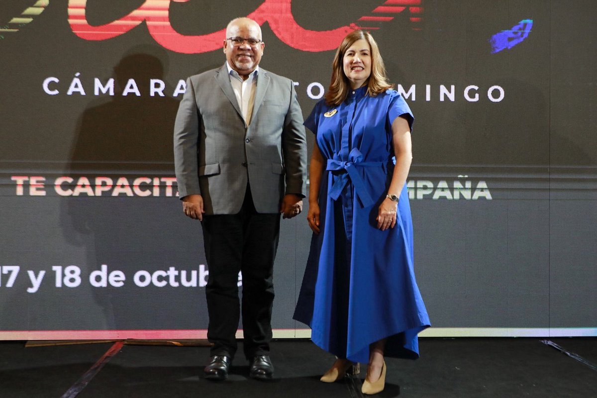 Fabriciogm13's tweet photo. El presidente ⁦@luisabinader⁩ dejó inaugurada la segunda edición de Crece🇩🇴. Iniciativa de ⁦@camarasd⁩ para capacitar y acompañar a emprendedores y MIPYMES. PresidenciaRD⁩ ⁦@MIC_RD⁩ @Promipyme_RD ⁦@CODOPYMERD⁩ https://t.co/OJB3w9FuUv