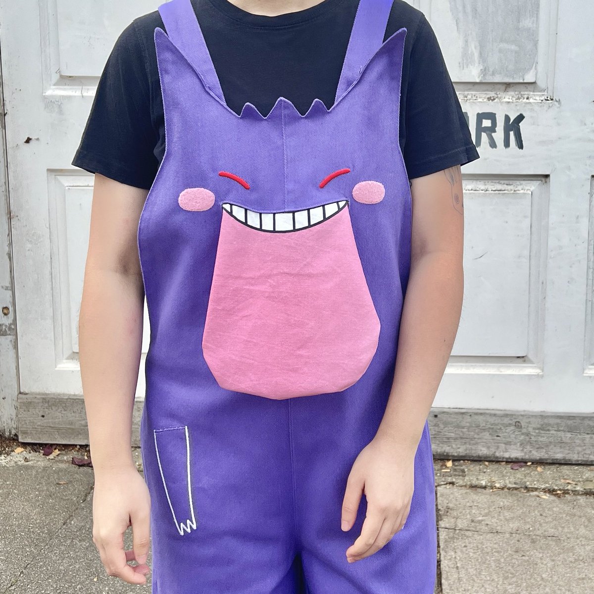 ricecorpse's tweet photo. BOO! 👻💜

Main body is made with purple cotton twill, relaxed oversize fitting👀 Chest pocket is their mouth - you can pull the pocket out to make a “tongue” 

✨✨✨ https://t.co/nHNbqI3sxy
