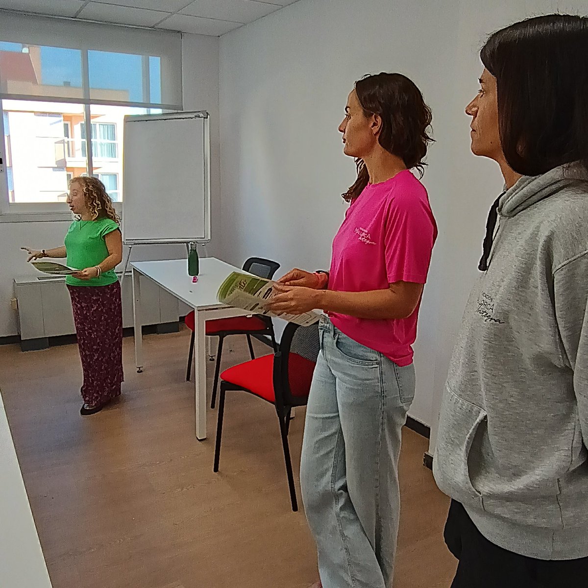MallorcaIntegra's tweet photo. 🔝 Iniciem un nou projecte amb @portalento_, facilitant que 14 joves amb discapacitat participin en:

💼 Coaching per al desenvolupament de competències laborals
⚽ Entrenaments de futbol dirigits a treballar les competències amb @FReialMallorca
🏅I molt més! https://t.co/Q6j8X3UYBJ