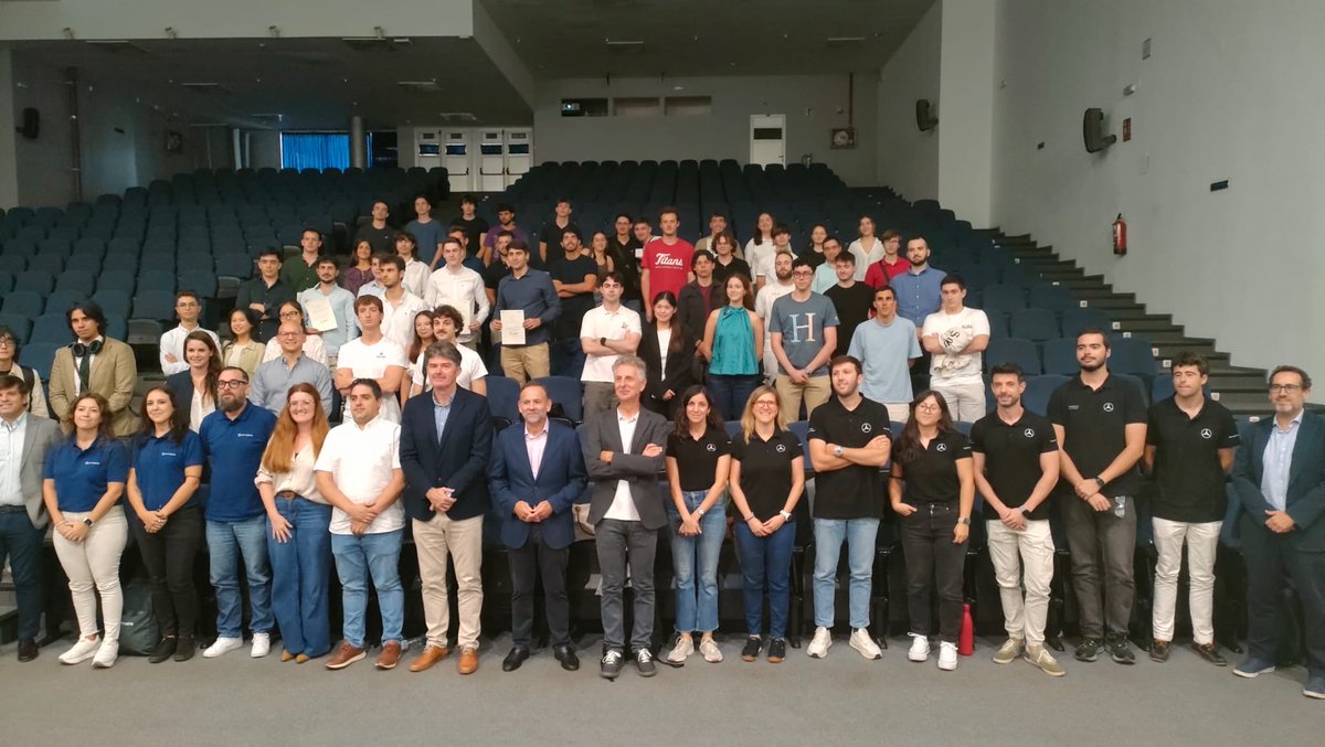 InformaticaUMA's tweet image. #Malackathon2025
En presencia del Vicerrector de Transferencia de la UMA y el Director de la ETSI Informatica, BHS, Mercedes Benz,NTT, Nics Lab e INDRA han entregado sus premios a los equipos ganadores. Enhorabuena a los premiados!!👏👏👏👏