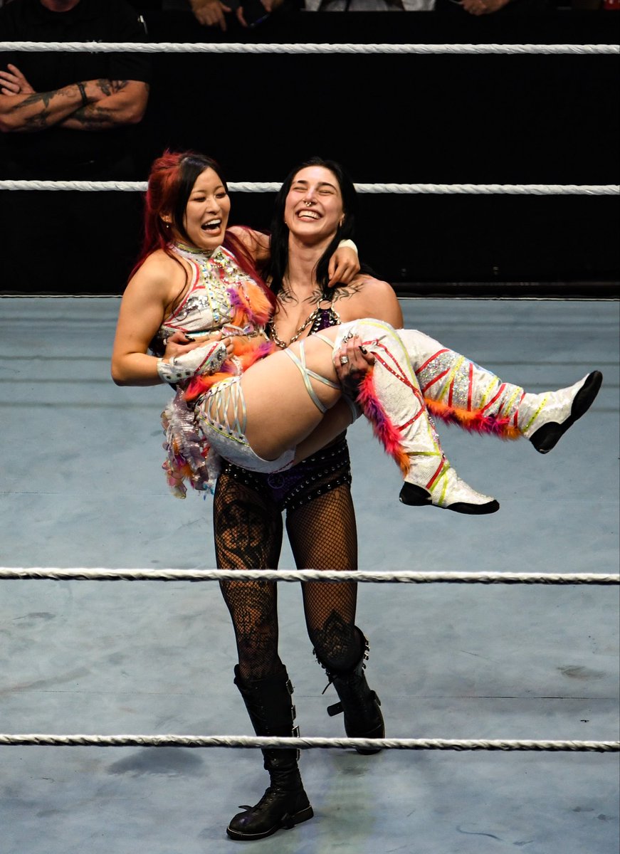 XuwNzAvpTX7E5jL's tweet photo. 2025.10.17 両国国技館
#WWESuperShowJapan 
#IYOSKY 
#RheaRipley https://t.co/qkLaVvRWid