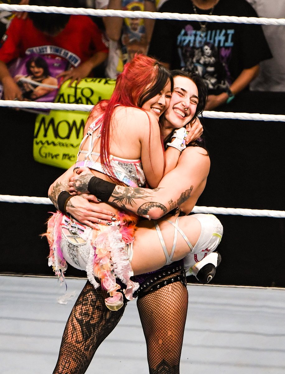 XuwNzAvpTX7E5jL's tweet photo. 2025.10.17 両国国技館
#WWESuperShowJapan 
#IYOSKY 
#RheaRipley https://t.co/qkLaVvRWid
