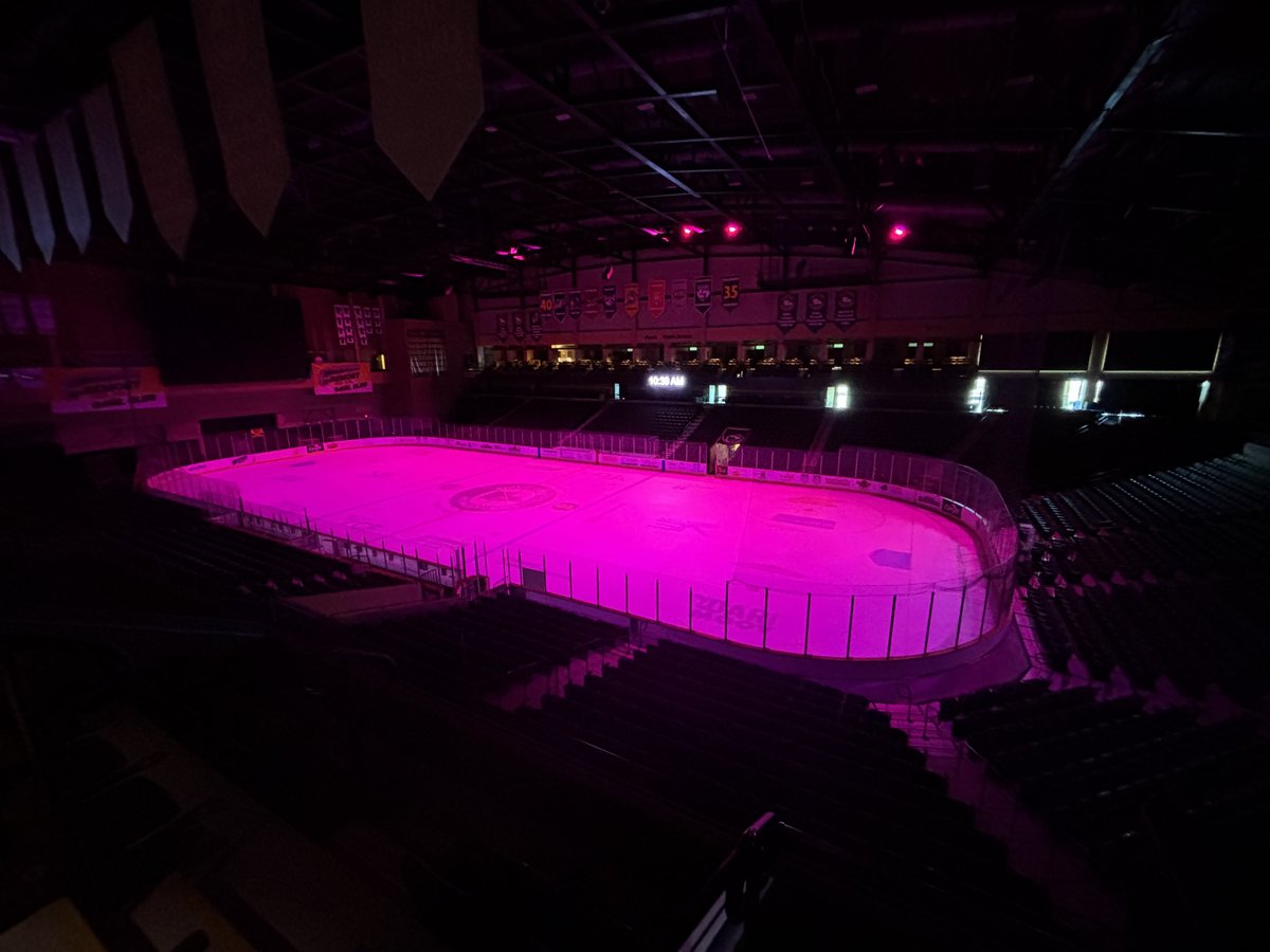 Musketeerhockey's tweet image. Tomorrow 👀🎗️
Got Tickets yet? --&amp;gt; bit.ly/46SoPpa

#SCMusketeers | #USHL | #SiouxCity