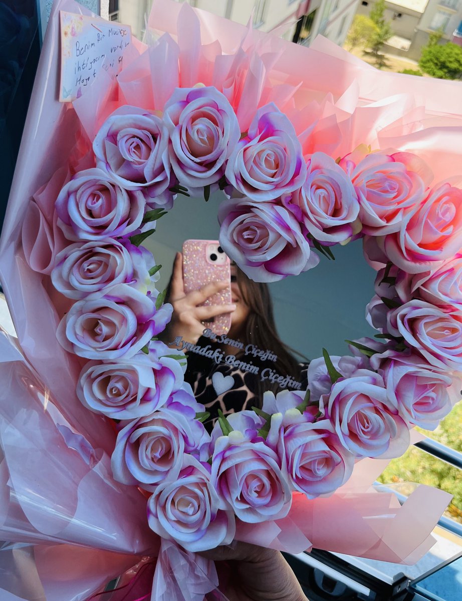 Kızlarrrr cidden ayna detaylı çiçek almayan kaldı mı?