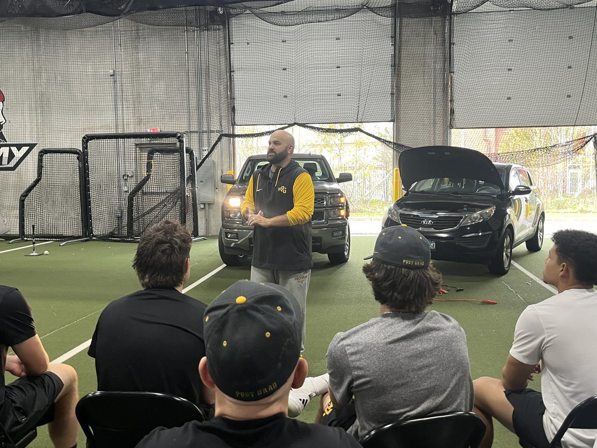 MPGbaseball's tweet photo. ⚫️ Fill The Gaps 🟡

Changing Headlight Bulb  🛻💡

Diving under the hood to learn the replacement of a Headlight Bulb. 

Save Time ⌚️and Money💰 by doing it yourself. 👨‍🔧

#PostGrad #GapYear #MPGBaseball #FilltheGaps #LifeSkills https://t.co/IVrReaQ9Ja