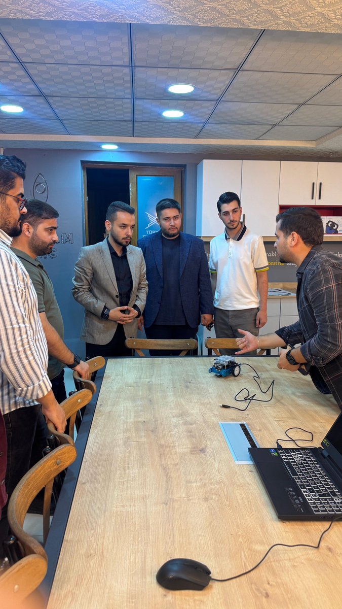 Yürütme ve yönetim kurulu arkadaşlarımızla birlikte TÜGVA Adana İl Başkanı Cihat Ünsal ve kıymetli yönetimini ziyaret ettik. 🤝

Gençlik; bu ülkenin en büyük umudu, en güçlü enerjisi ve geleceğe yürüyen en dinamik gücüdür. 🌟

Ziyaretimizde Adana’da gençliğin sosyal, kültürel ve