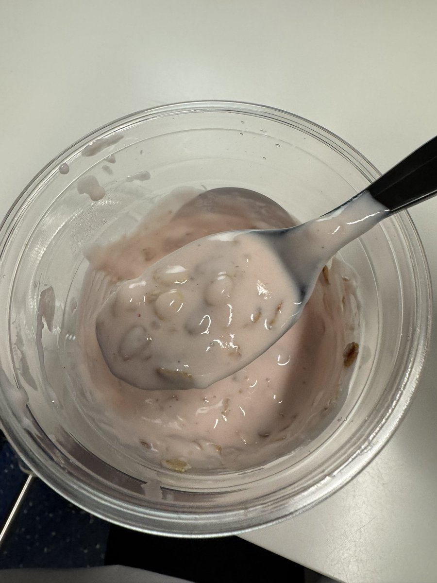 InternalJane's tweet photo. yogurt parfait at @EWRairport was a 3/5 at best. Score propped up by the tasty strawberry yogurt, but the textures were all off — very liquidy, and the granola wasn’t crunchy.
✅ yogurt taste
❎ yougurt texture
❎ no berries
❎ granola wasn’t made right — plain oats with mix-ins https://t.co/yKcOyDzfOa
