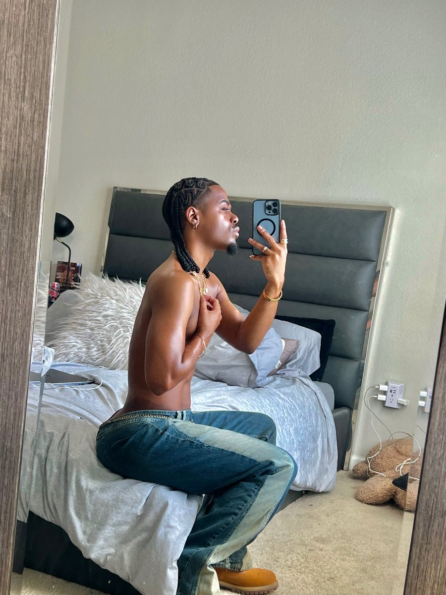 moreecalebbb's tweet photo. Morning skinny>> https://t.co/1gJpa5BwKd