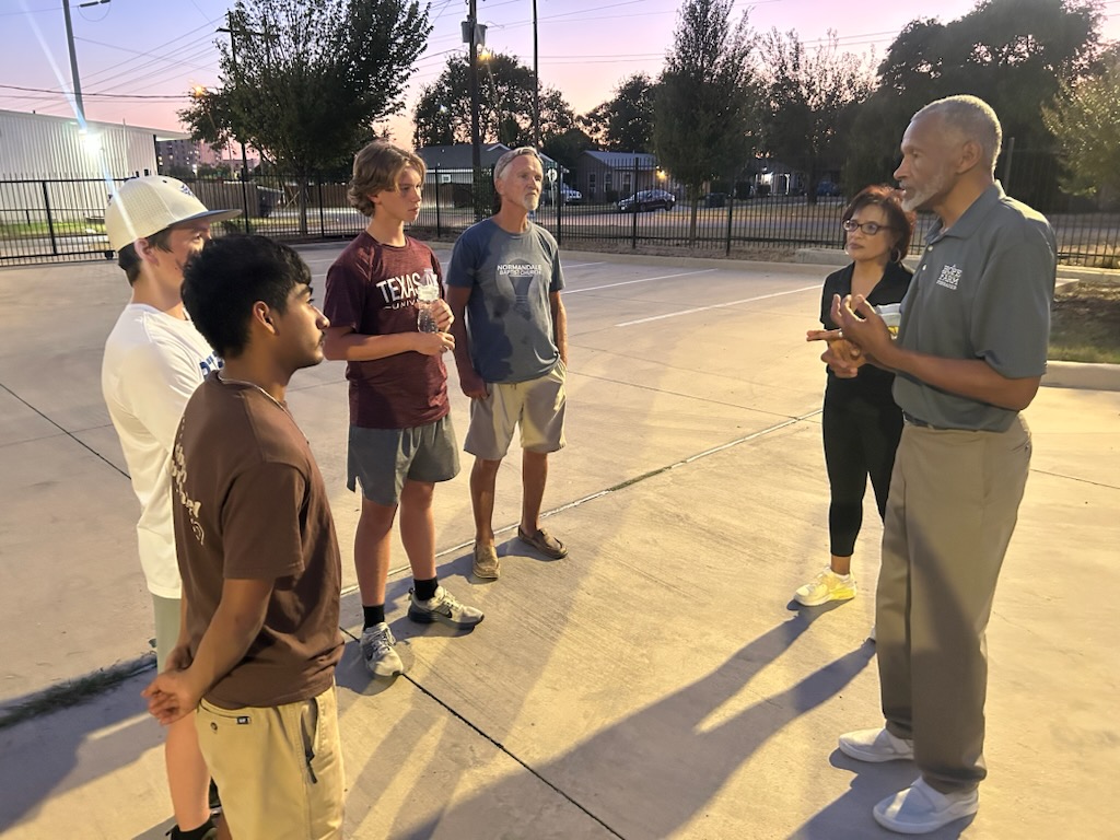 HopeFarmInc's tweet image. BIG THANK YOU to members of Normandale Church for helping with our Como Campus landscaping!  We are thankful for the visit and your hard work!