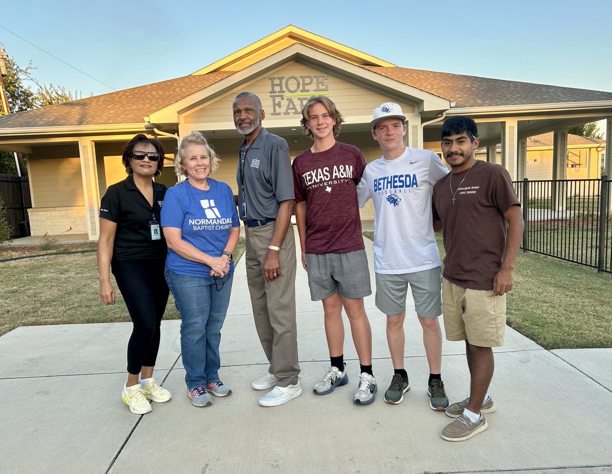 HopeFarmInc's tweet image. BIG THANK YOU to members of Normandale Church for helping with our Como Campus landscaping!  We are thankful for the visit and your hard work!