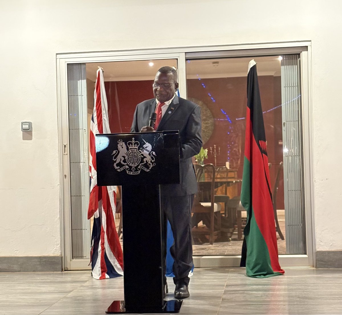 UKinMalawi's tweet photo. 🍹🌯A fantastic evening celebrating Scotland-Malawi connections at the British High Commissioner's residence! @ScotGovFM met Malawians from across civil society, government and the private sector who strengthen ties between our nations. 20 years of cooperation, many more to come! https://t.co/A7mps8OPOm