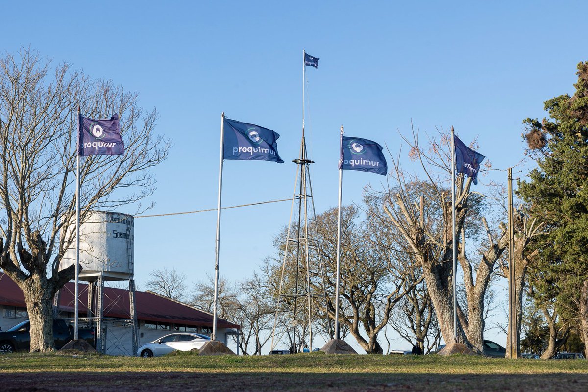 🌿🏳️ Donde está nuestra bandera, está el compromiso de todo un equipo con la ciencia, la innovación y el desarrollo sustentable del agro uruguayo y la región. 

Representan el esfuerzo, la pasión y la confianza construida a lo largo del tiempo.