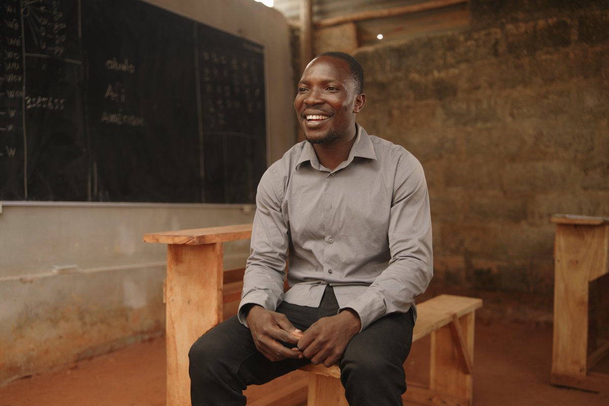 impact_stream's tweet image. Meet Laurent, a dedicated educator and community leader in the village of Sanguéra, in Togo.
He used to go door to door teaching adults essential literacy skills to help them secure better jobs. Yet when his local community used @impact_stream 's app and quadratic voting system…