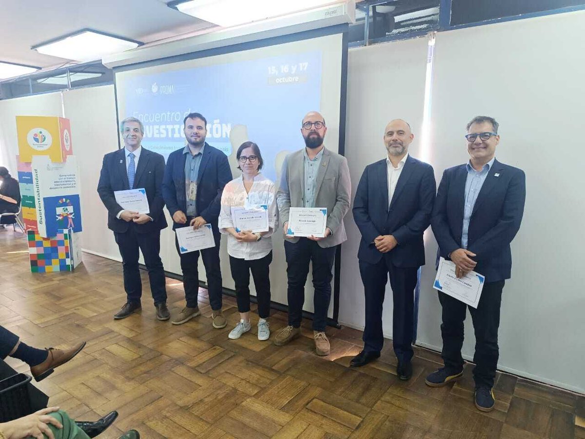🔬 Reconocimiento 2022–2024: académicas/os del ICBM destacados en el Encuentro de Investigación U. de Chile, lema “Ciencia y Conocimiento frente a los desafíos del país”. Lideró la rectora Rosa Devés junto a Rómulo Fuentes (Dir. Investigación).