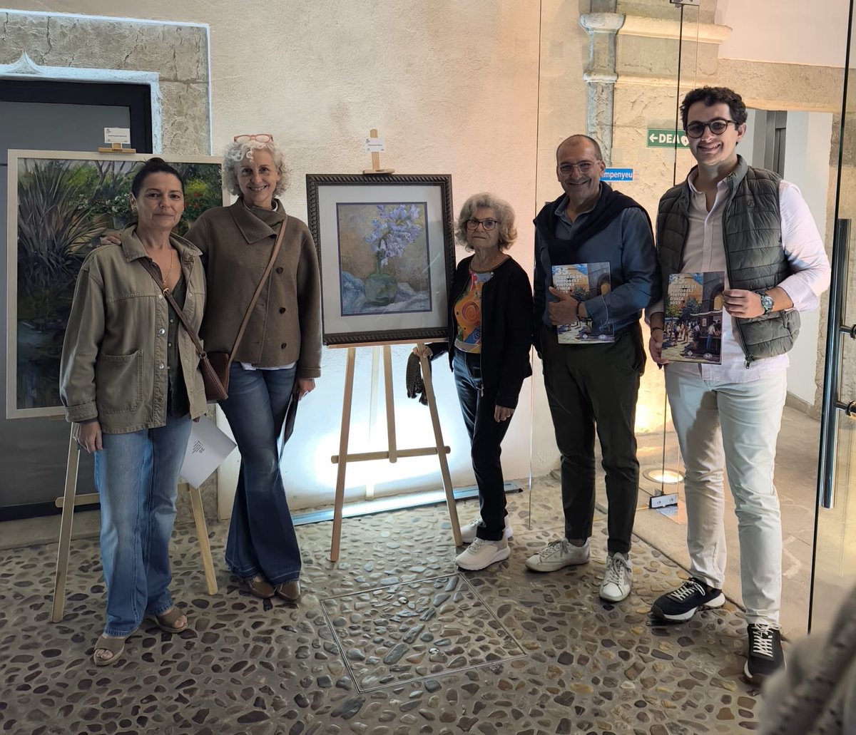 PopularsInca's tweet photo. Avui els regidors del @ppinca han visitat l’Exposició de la XXXV Trobada de Pintors/es de l’AV Es Blanquer, al Claustre de Sant Domingo.
Enhorabona a tots els participants per la seva creativitat i compromís amb la cultura d’Inca! 🎨✨
#Inca #Cultura #PPInca https://t.co/icNXJ3svM2