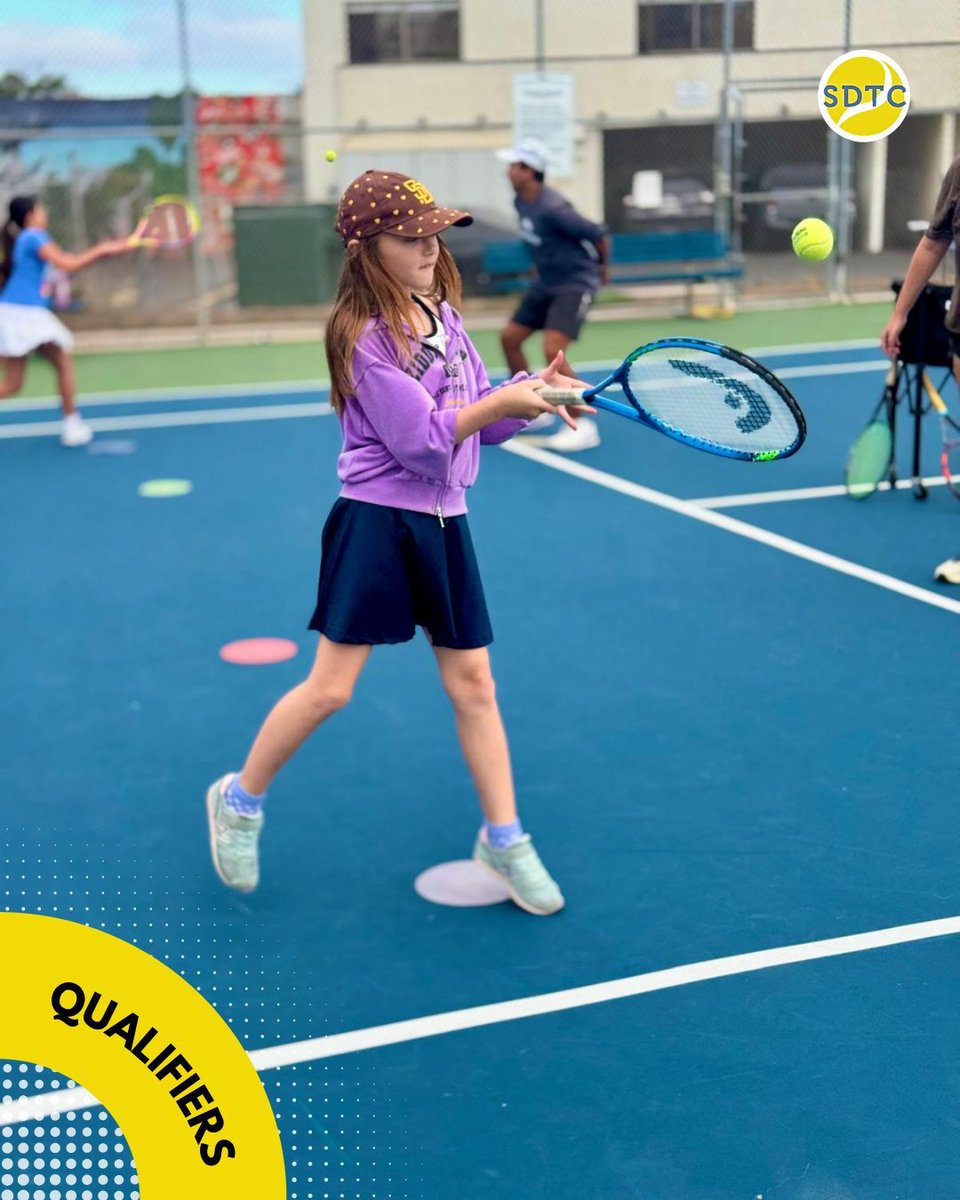 sdtenniscenter's tweet image. Check out our Qualifier Green Dot class for ages 12+! Learn tennis basics, rally, and start playing matches — after school or Saturday mornings. 🎾

#SDTC #sandiegotenniscenter #JuniorTennis #TennisForAll