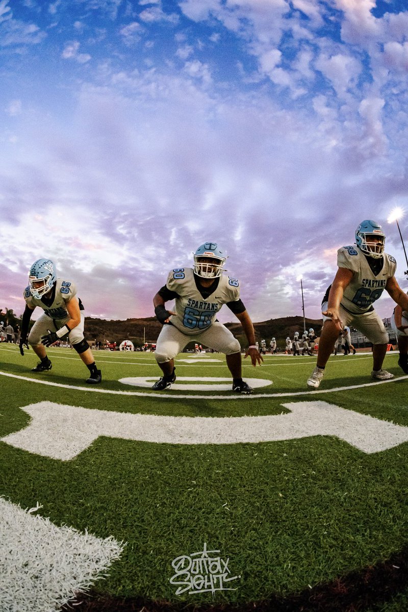 Homecoming
Villa Park vs Corona Del Mar 
7PM kickoff @ 🏡