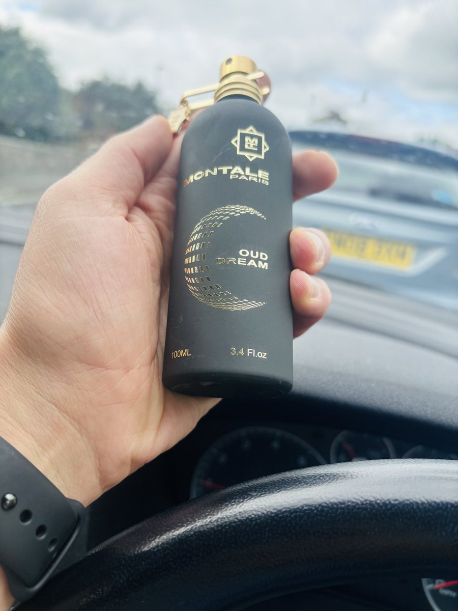 Friday = oud day 
I’m enjoying #Montale_oud_dream

Nicely blended spicy rose that smoothly transitions to darker woods, earthy patchouli and leather. 
 
The staying power is fantastic as well as the scent trail it creates
Love from the first sniff