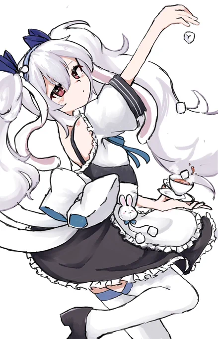 お給仕ラフィーちゃん (危ないのでお砂糖入れる係)