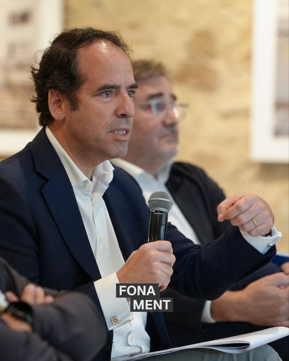 fonamentfest's tweet photo. Al llarg del matí, els assistents a la jornada professional de Fonament han pogut formular preguntes i generar un diàleg enriquidor entre públic i ponents.

#fonamentfestival #arquitectura #urbanisme #calongeisantantoni #empordà #costabrava #girona #catalunyaexperience https://t.co/lPJRbrm2aO