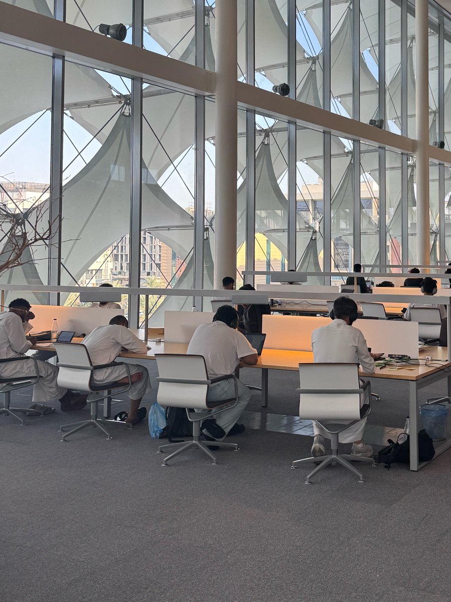 طارق "فوستر عظيم" tweet media