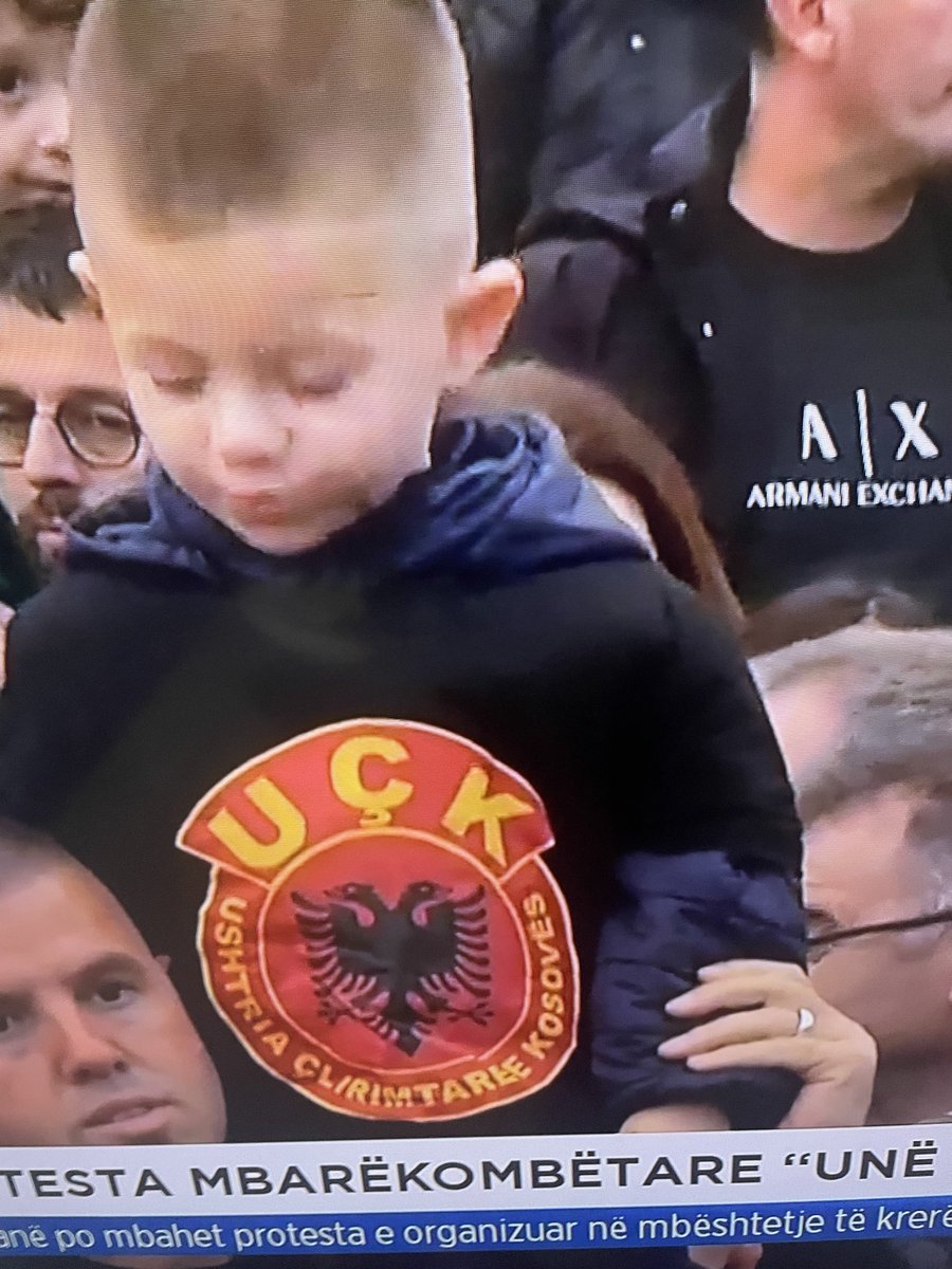 bujupif's tweet photo. Protesta masive mbarëkombëtare, UNË JAM UÇK, përfundoi para pak çastesh në Tiranë! Ky tubim u organizua në mbështetje të liderëve të UÇK-së, që padrejtësisht po gjykohen në Hagë. Në këtë manifestim morën pjesë mijëra vetë nga Kosova, Shqipëria, Maqedonia, Lugina e Preshevës.#UÇK https://t.co/PpcBF3396K