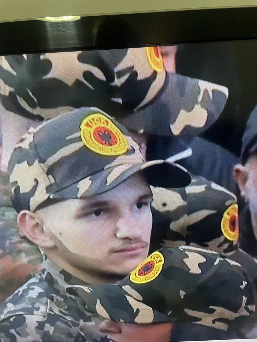 bujupif's tweet photo. Protesta masive mbarëkombëtare, UNË JAM UÇK, përfundoi para pak çastesh në Tiranë! Ky tubim u organizua në mbështetje të liderëve të UÇK-së, që padrejtësisht po gjykohen në Hagë. Në këtë manifestim morën pjesë mijëra vetë nga Kosova, Shqipëria, Maqedonia, Lugina e Preshevës.#UÇK https://t.co/PpcBF3396K