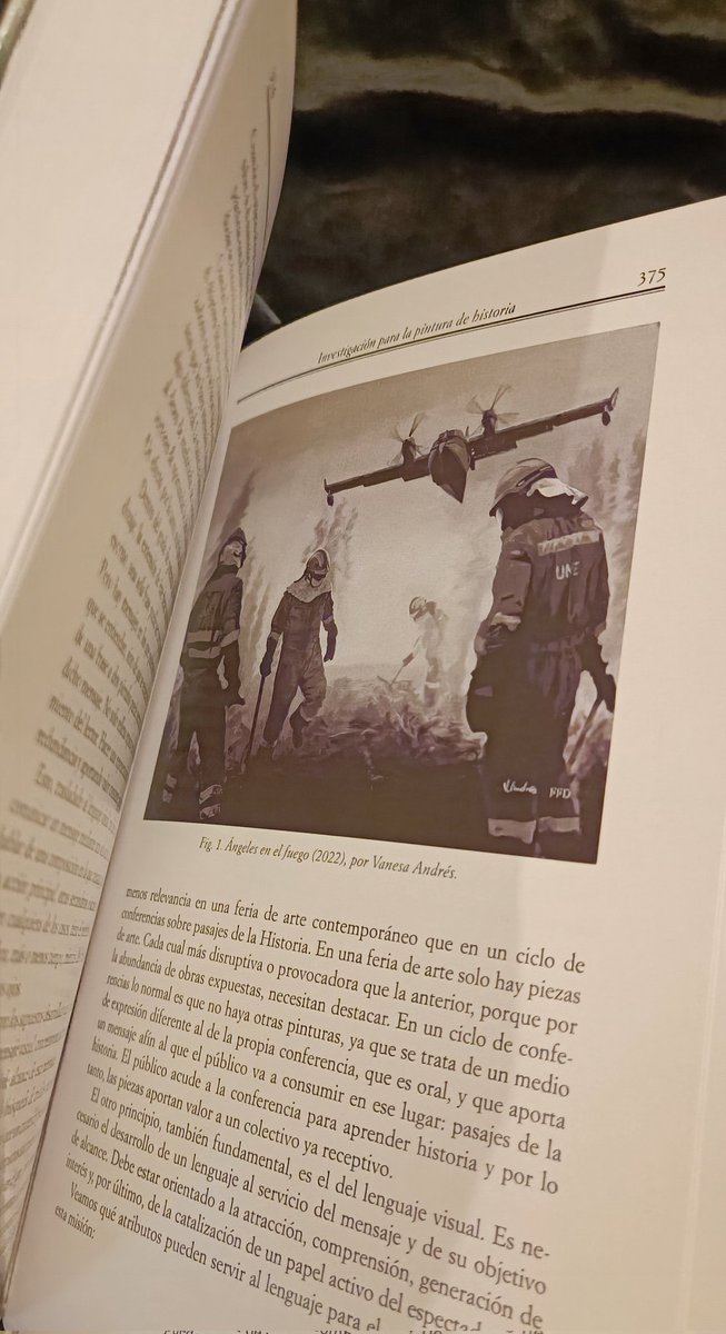 La novísima publicación del Ministerio de Defensa y <a href="/docecallesed/">Doce Calles</a> ya está a la venta. Mi señora y gran pintora, <a href="/vandresm/">V.Andres</a>, tiene capítulo. Un gozo que comparta espacio junto a grandes como <a href="/SalvadorAmayaEs/">Salvador Amaya</a> o especialistas como <a href="/Archaeostratego/">Pablo Carrasco Gómez</a> y <a href="/XviProyecto/">Proyecto XVI</a>.
👇🏻