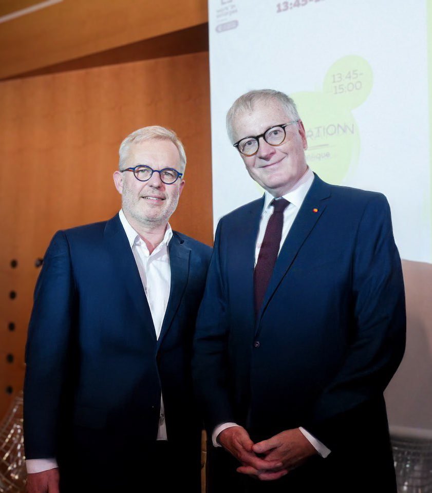 Dem_Prog_PDL's tweet image. 🇫🇷🇪🇺🇩🇪 Au 69e congrès franco-allemand organisé par la @fafaeurope à #Nantes @FdeRugy a rappelé combien les projets européens sont utiles à nos universités, nos entreprises, nos jeunes.
Chérissons la paix, nos liens et les coopérations entre la #France et #Allemagne ! 
@AmbDEenFR